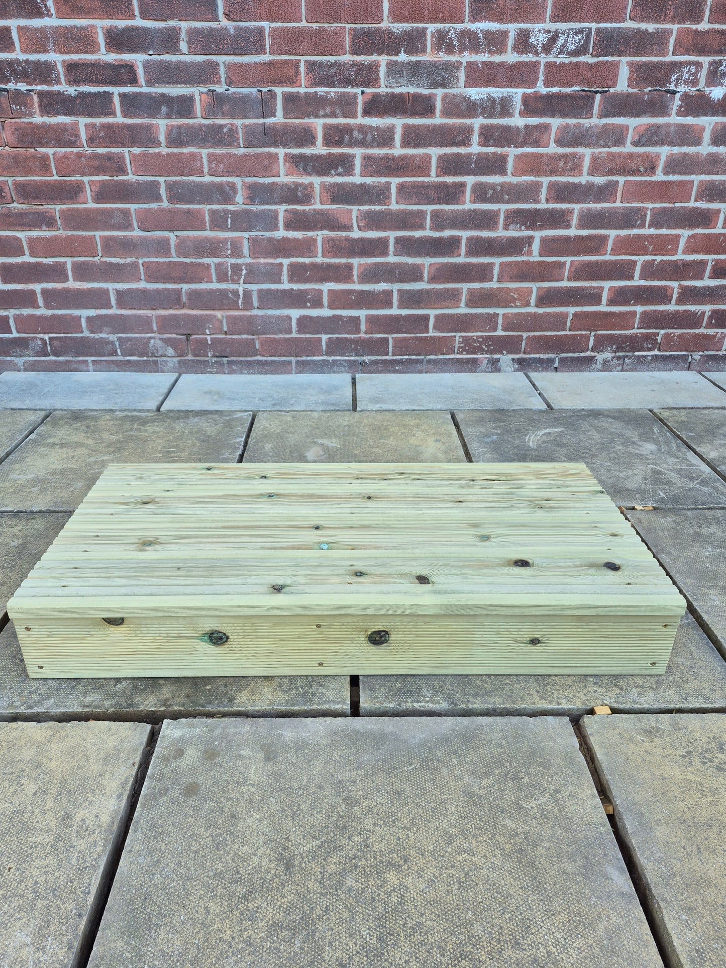 4 x wooden steps