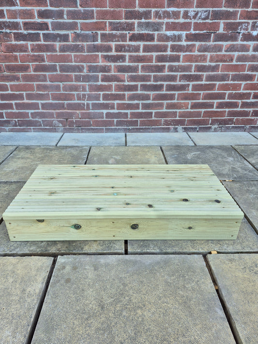 4 x wooden steps